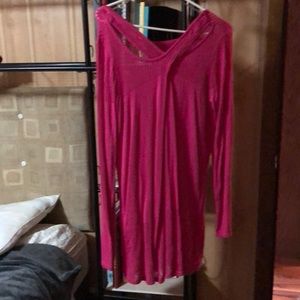 Cross staples sweater back and front